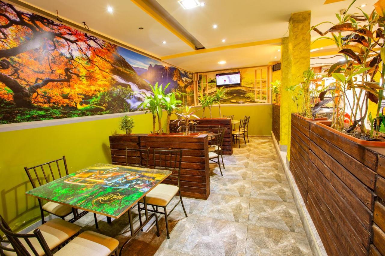 La Kapital Hotel アンバート エクステリア 写真