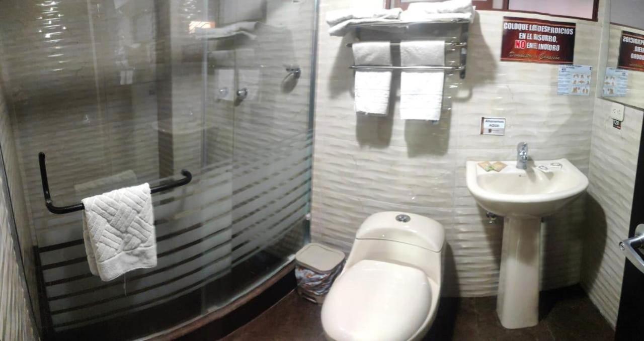 La Kapital Hotel アンバート エクステリア 写真