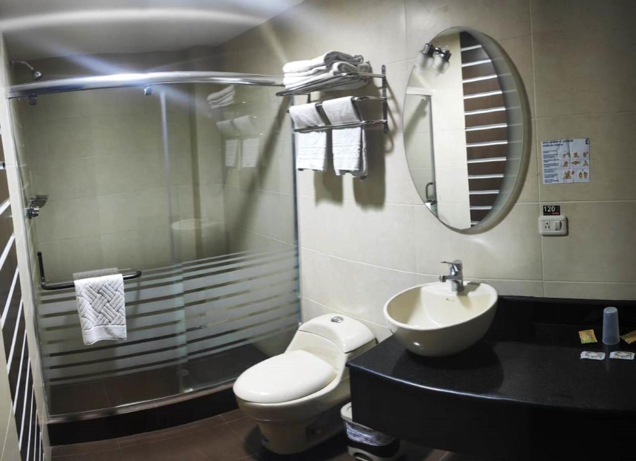 La Kapital Hotel アンバート エクステリア 写真
