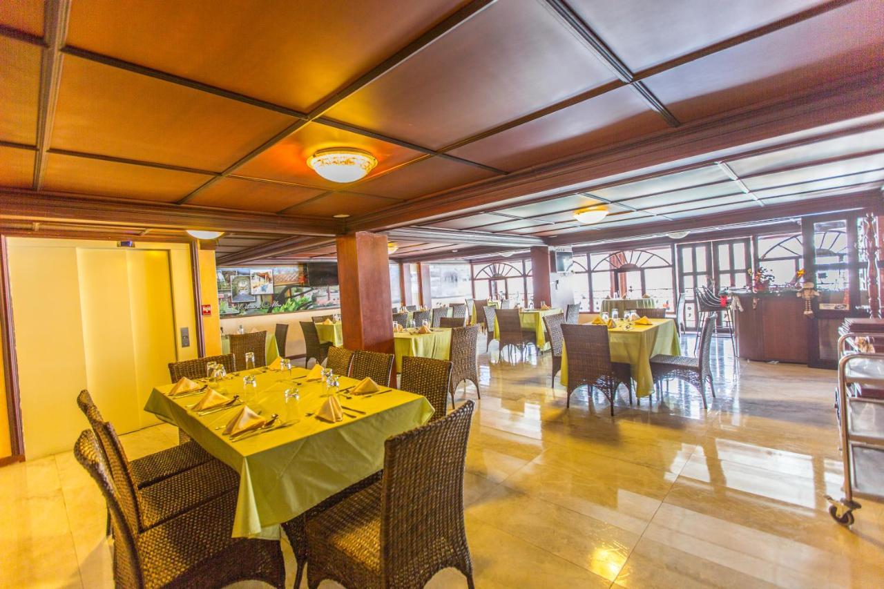 La Kapital Hotel アンバート エクステリア 写真